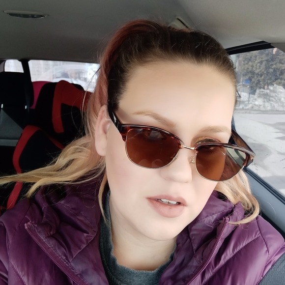 Meet your Posher, Jackie - Picture 1 of 1